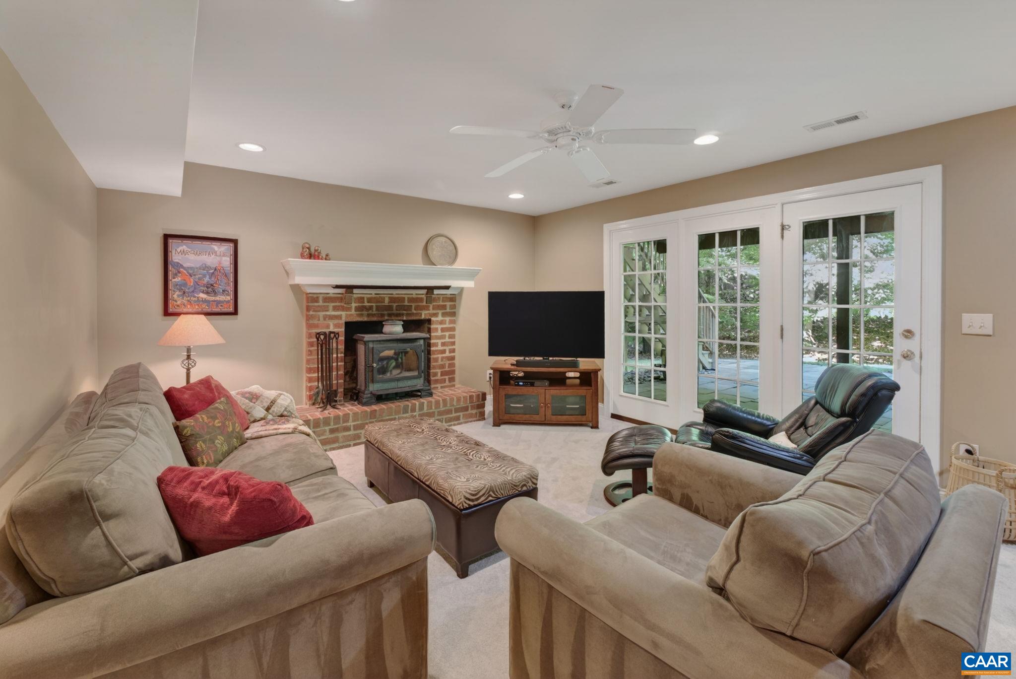 1530 RUNNING CEDAR CT