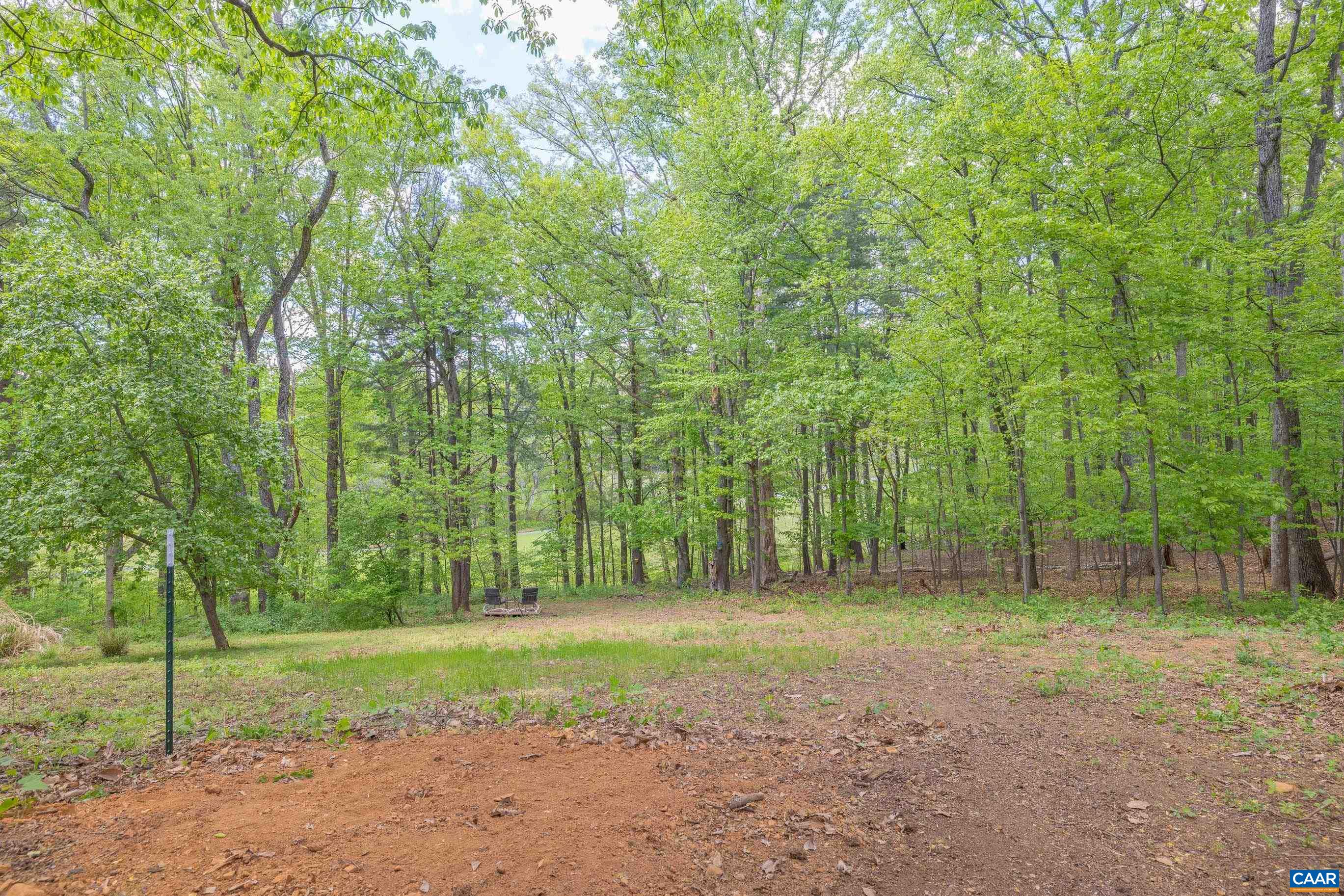 826 BEAGLE GAP RD
