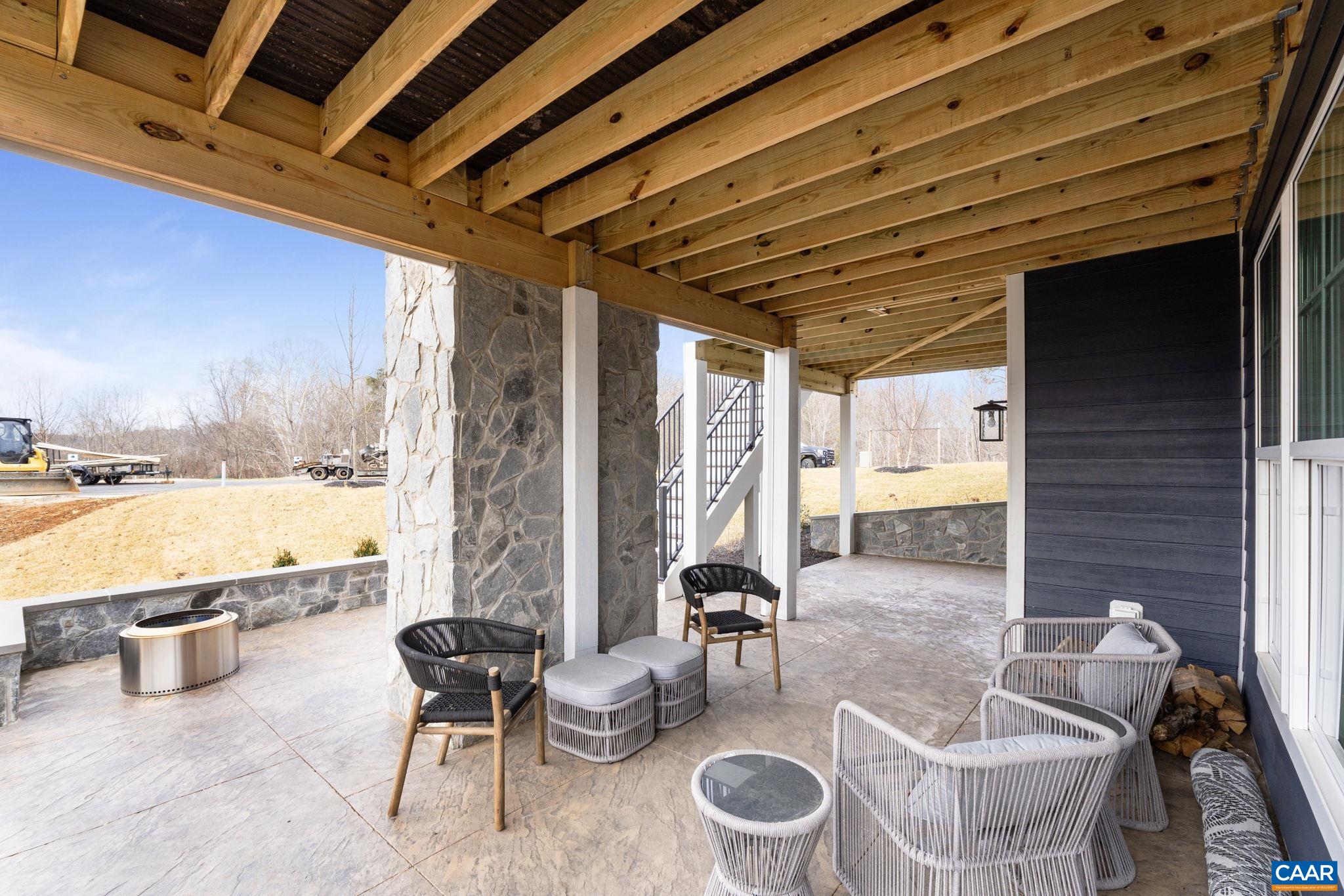 1115 SABLEWOOD DR