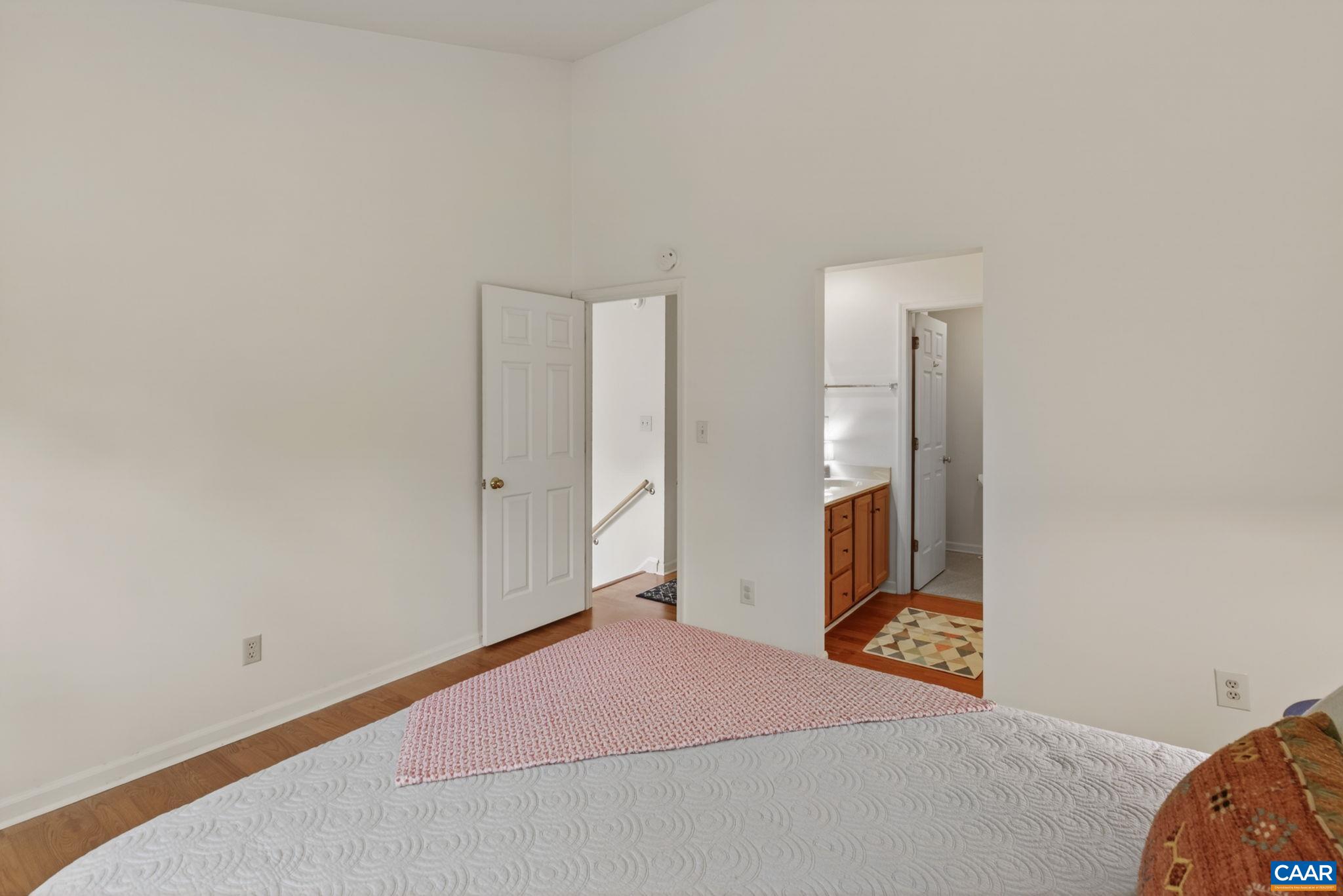 1247 MAPLE VIEW DR