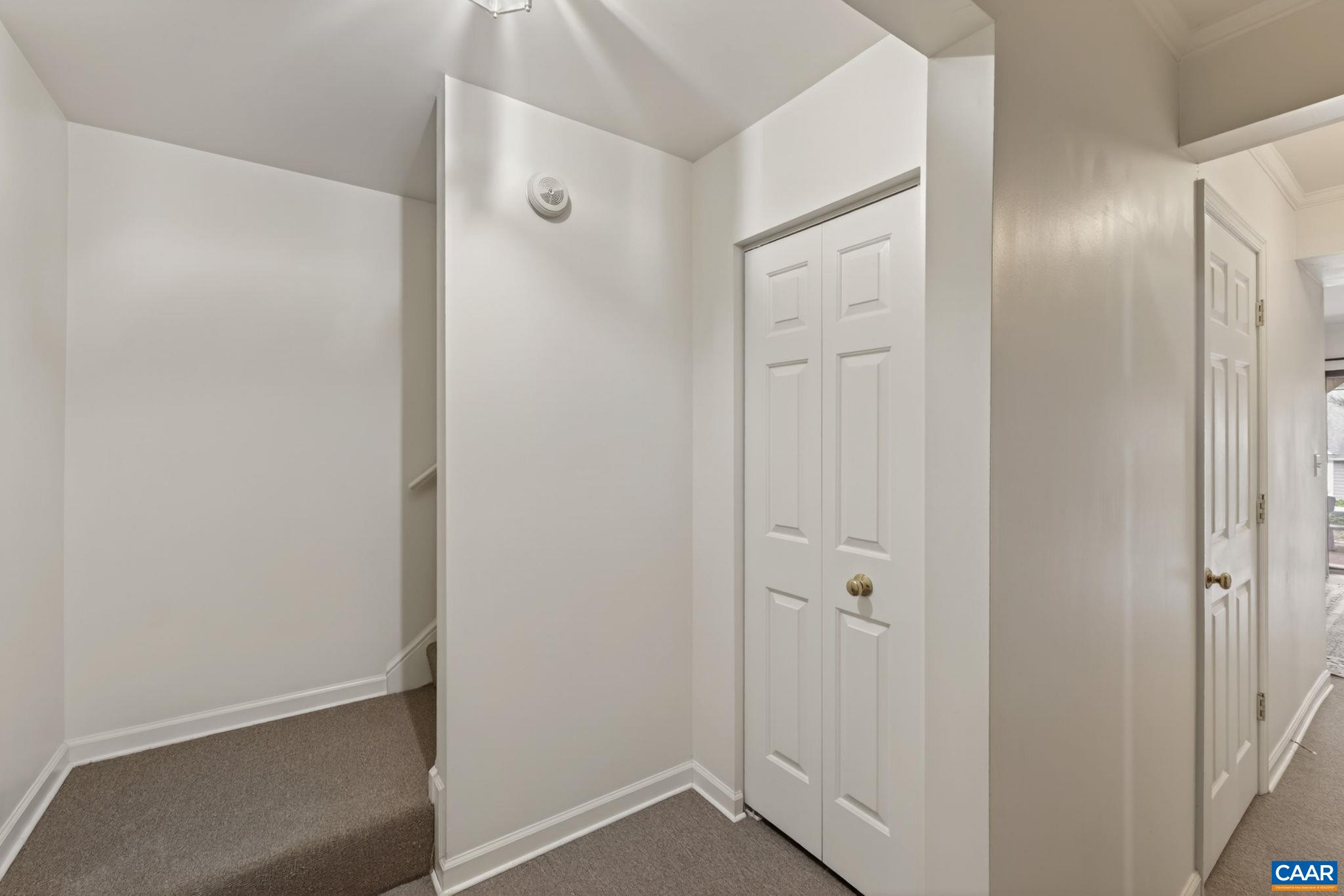 1247 MAPLE VIEW DR