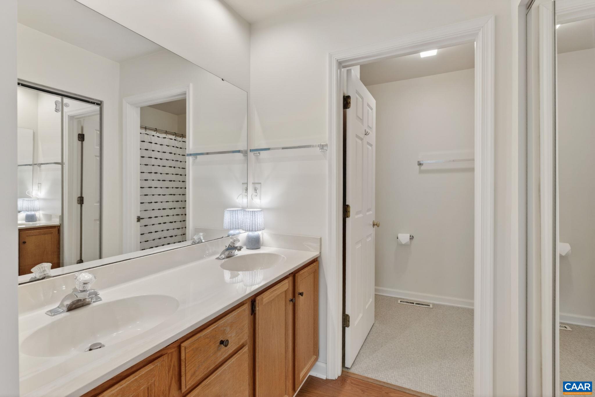 1247 MAPLE VIEW DR