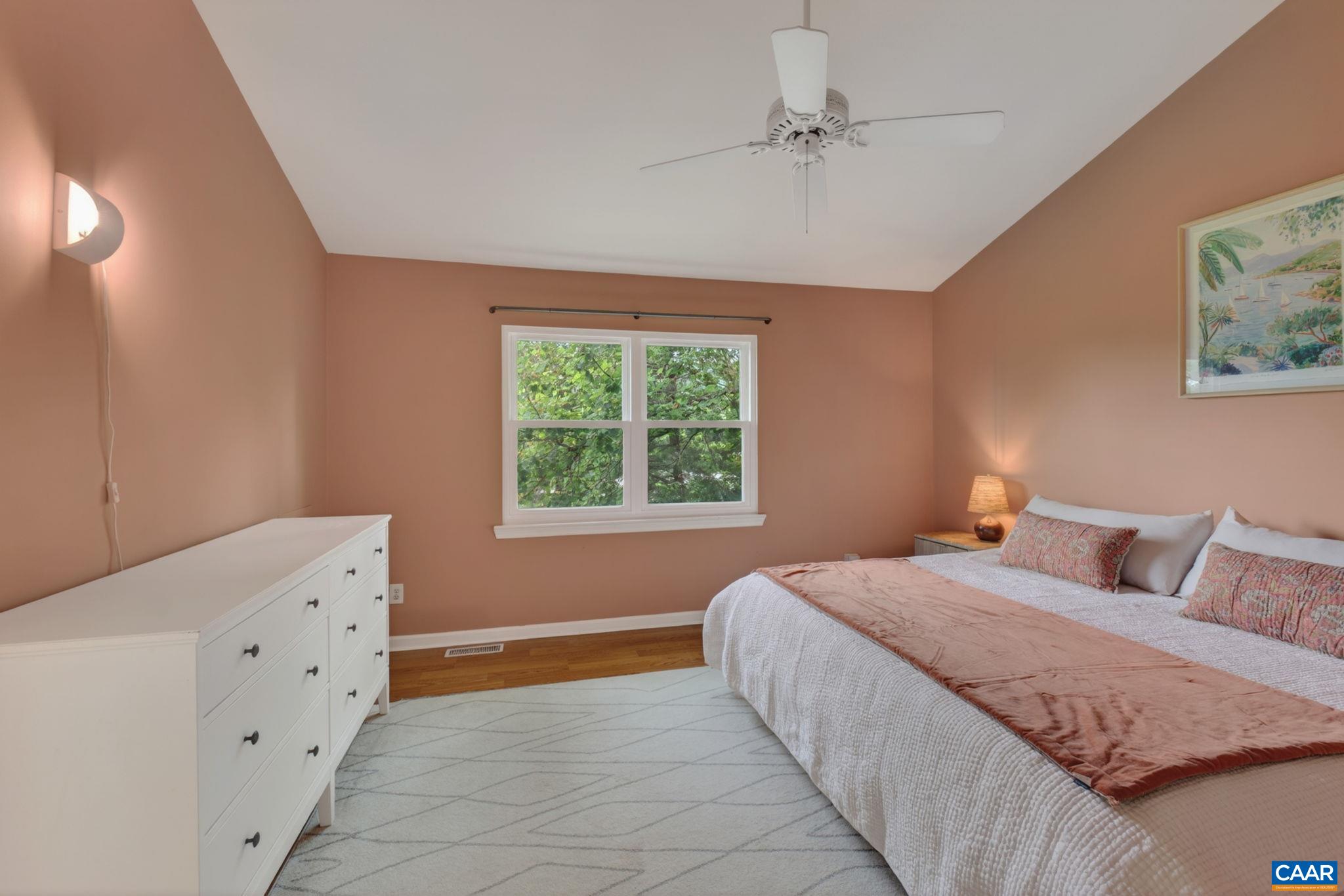 1247 MAPLE VIEW DR