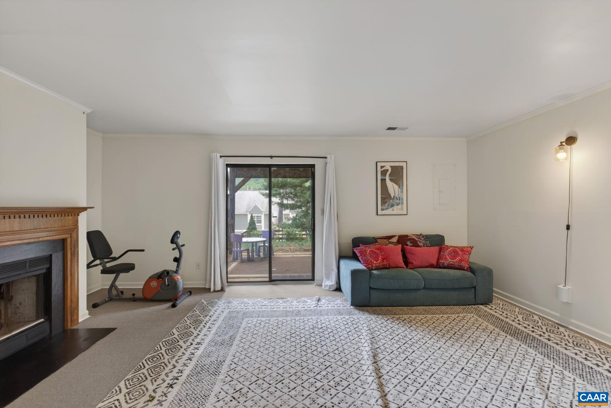 1247 MAPLE VIEW DR