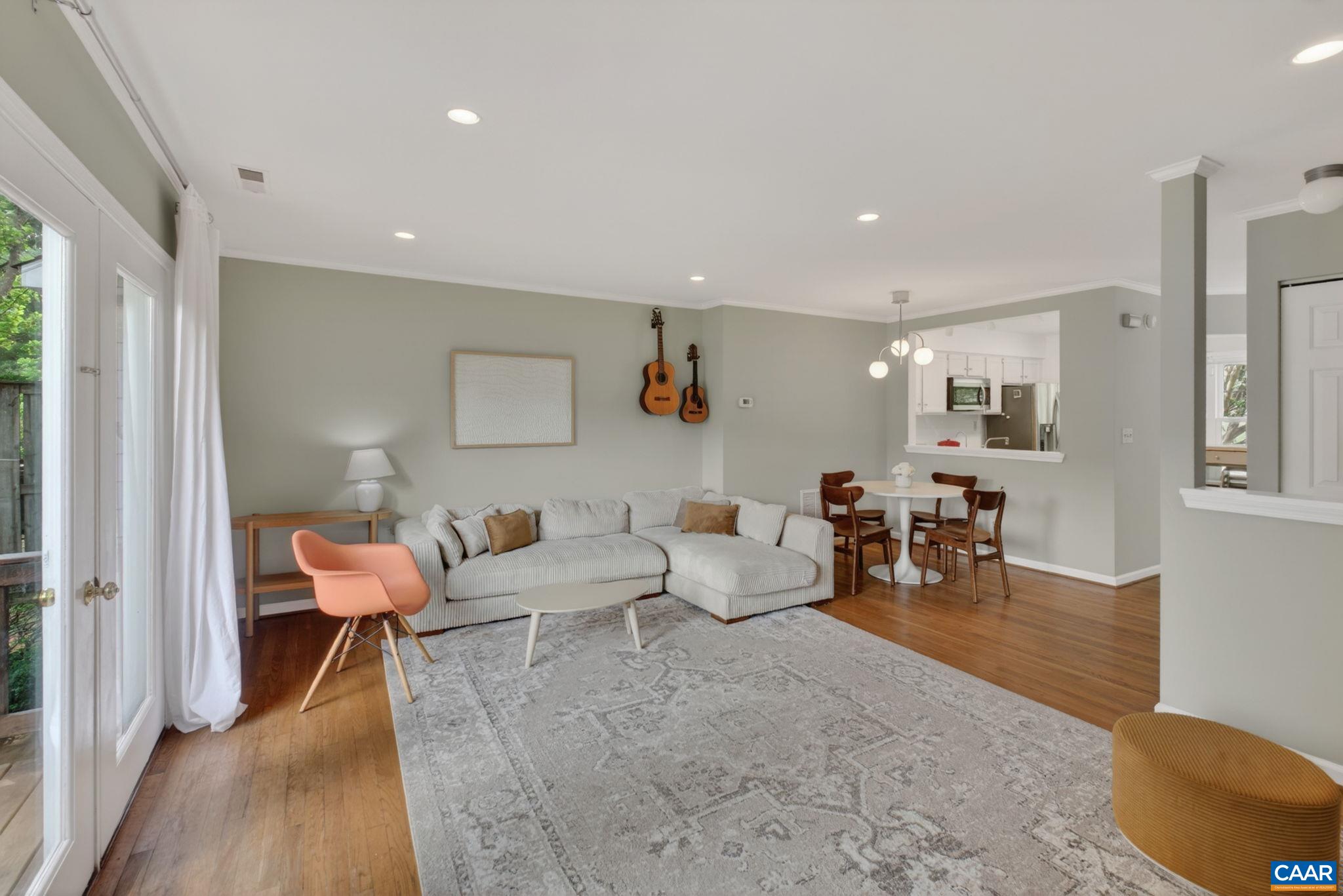 1247 MAPLE VIEW DR