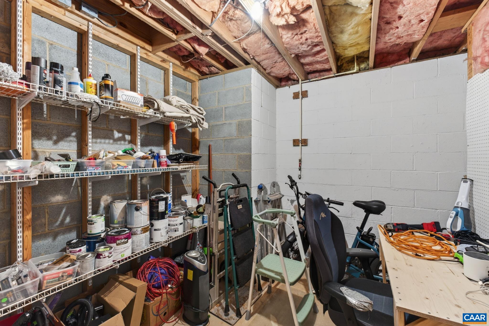 1247 MAPLE VIEW DR