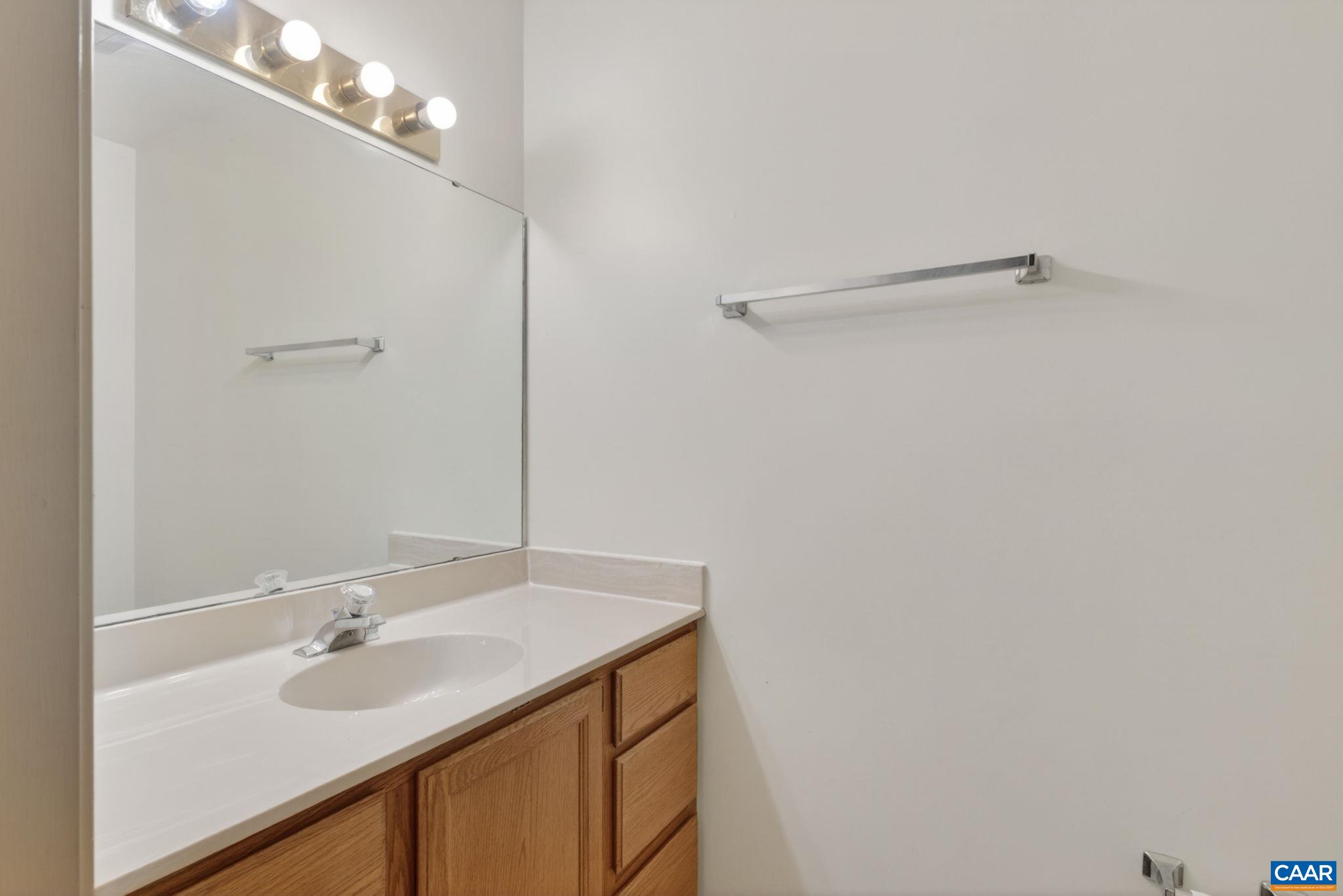 1247 MAPLE VIEW DR