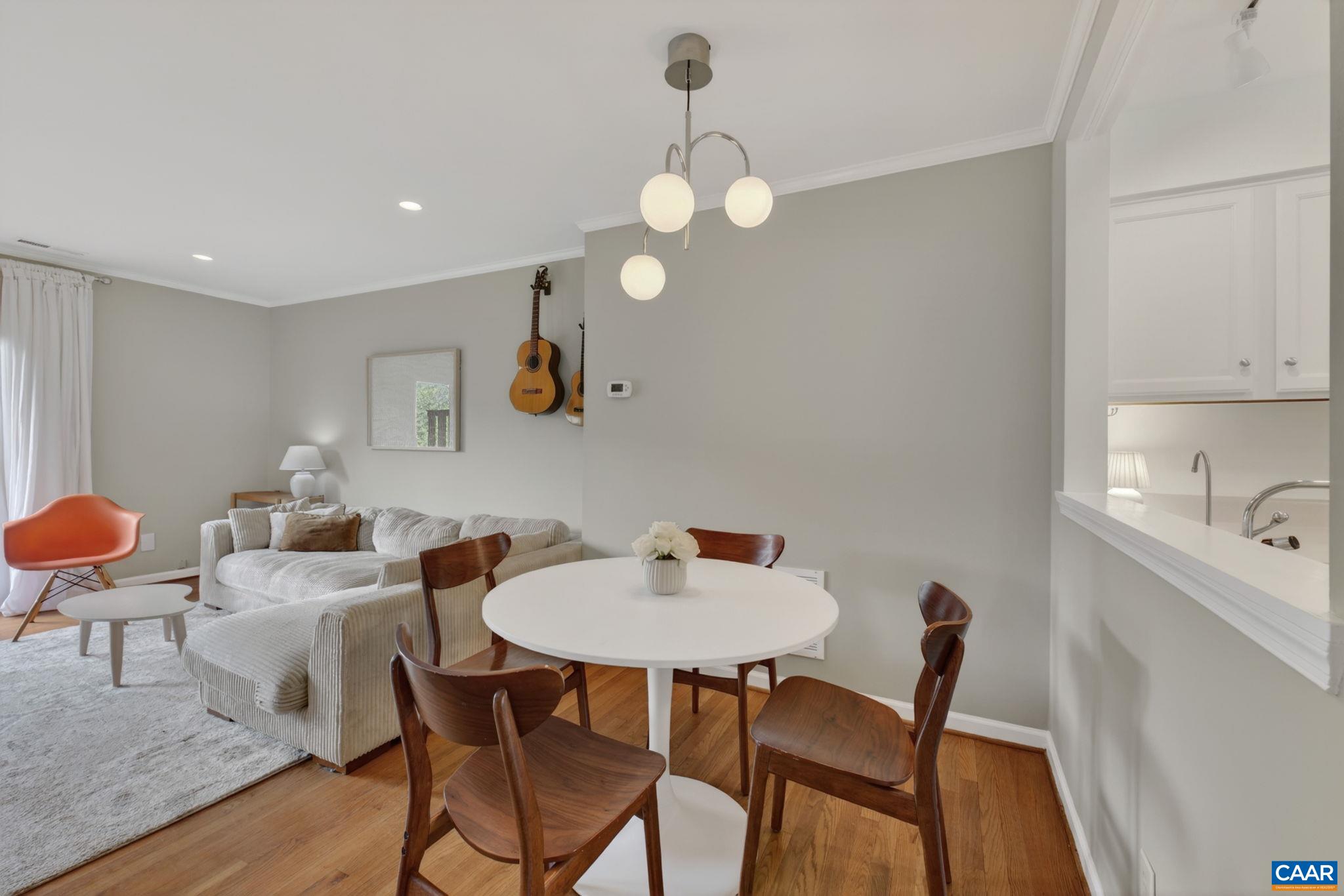 1247 MAPLE VIEW DR