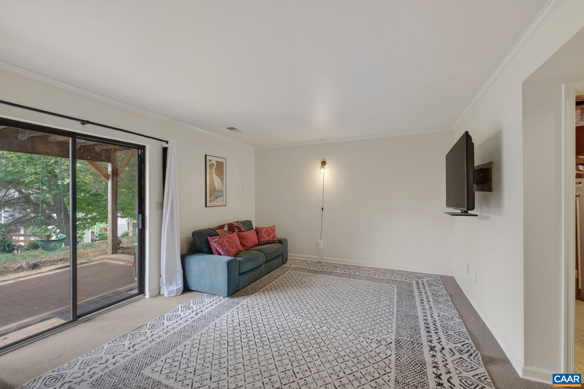 1247 MAPLE VIEW DR