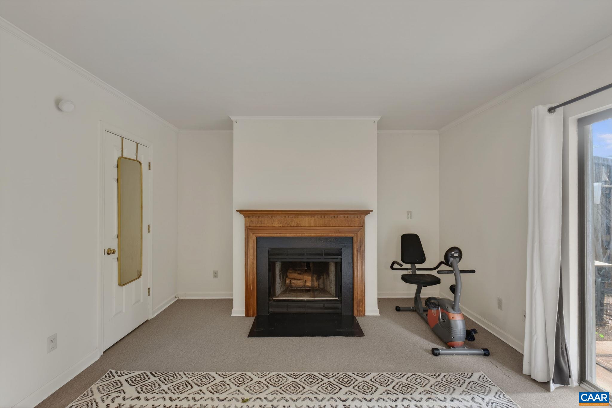 1247 MAPLE VIEW DR