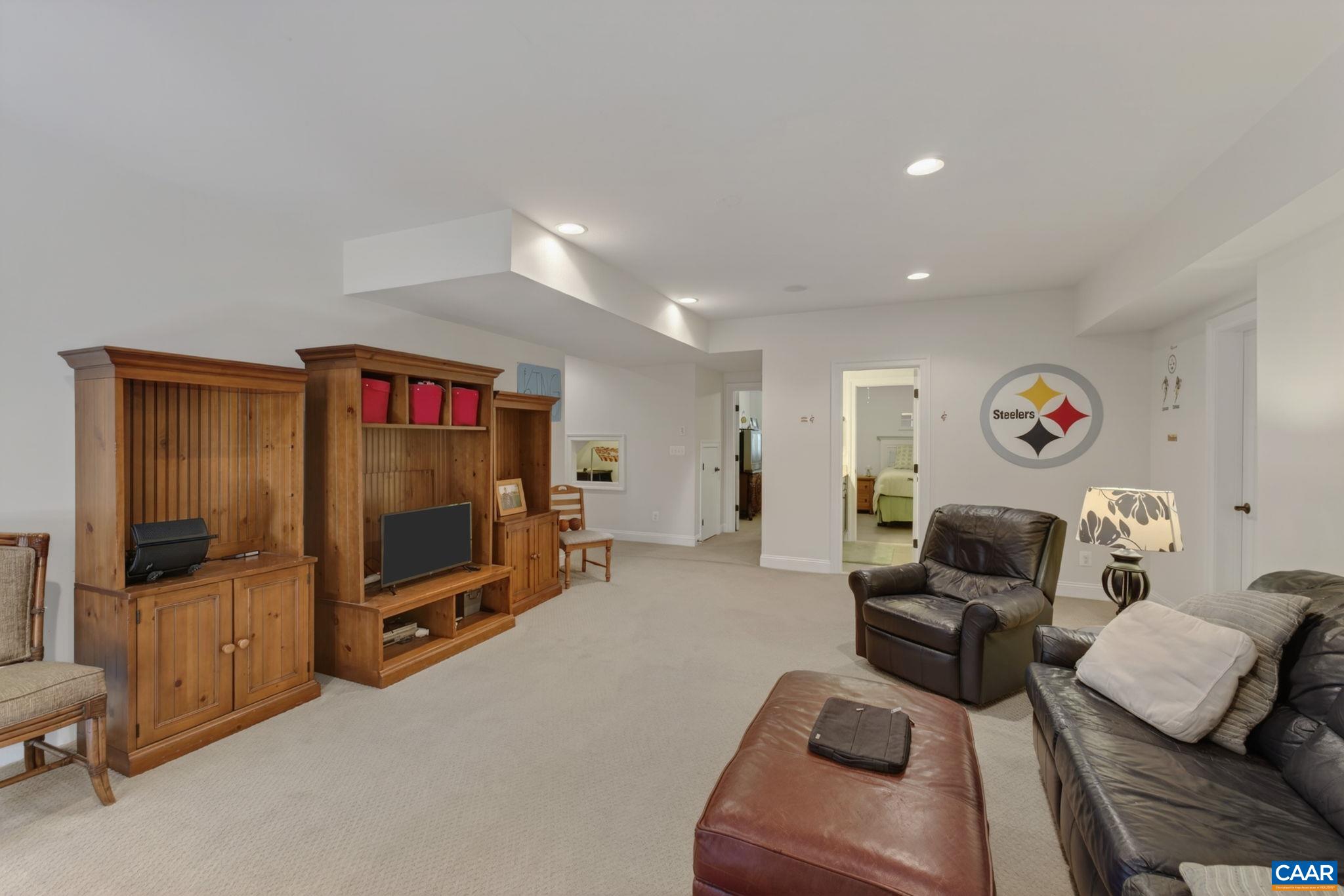 1739 OLD TRAIL DR