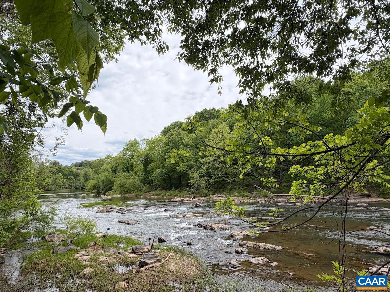 270 RIVERBEND DR Unit: 1C