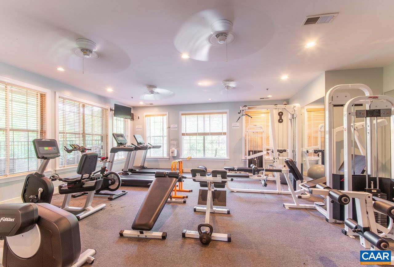 270 RIVERBEND DR Unit: 1C