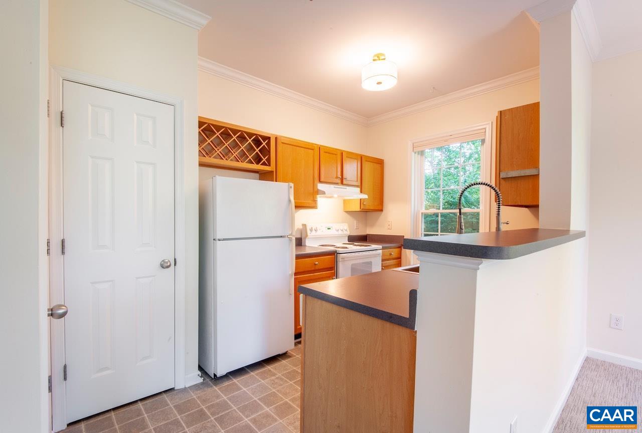 270 RIVERBEND DR Unit: 1C