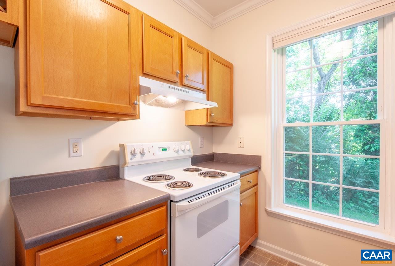 270 RIVERBEND DR Unit: 1C