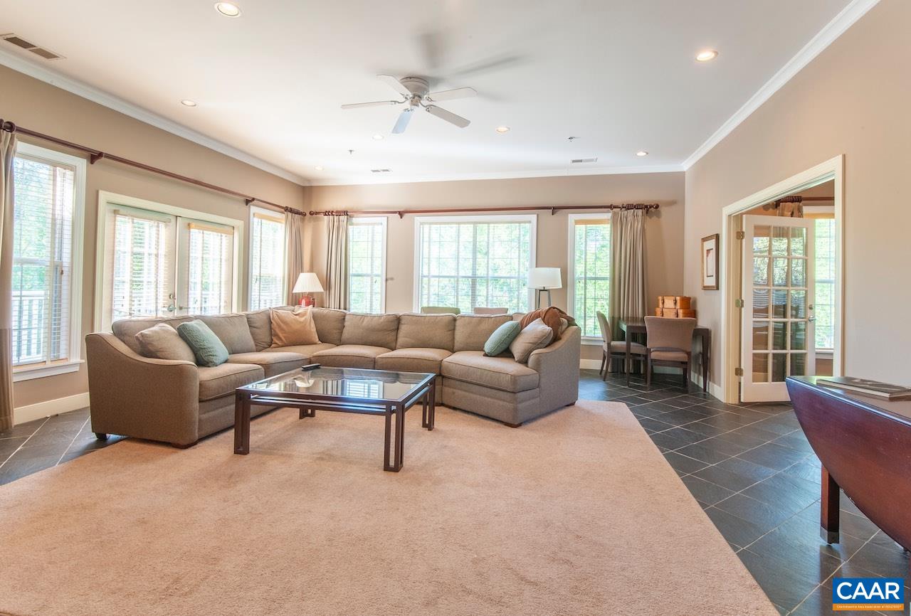 270 RIVERBEND DR Unit: 1C