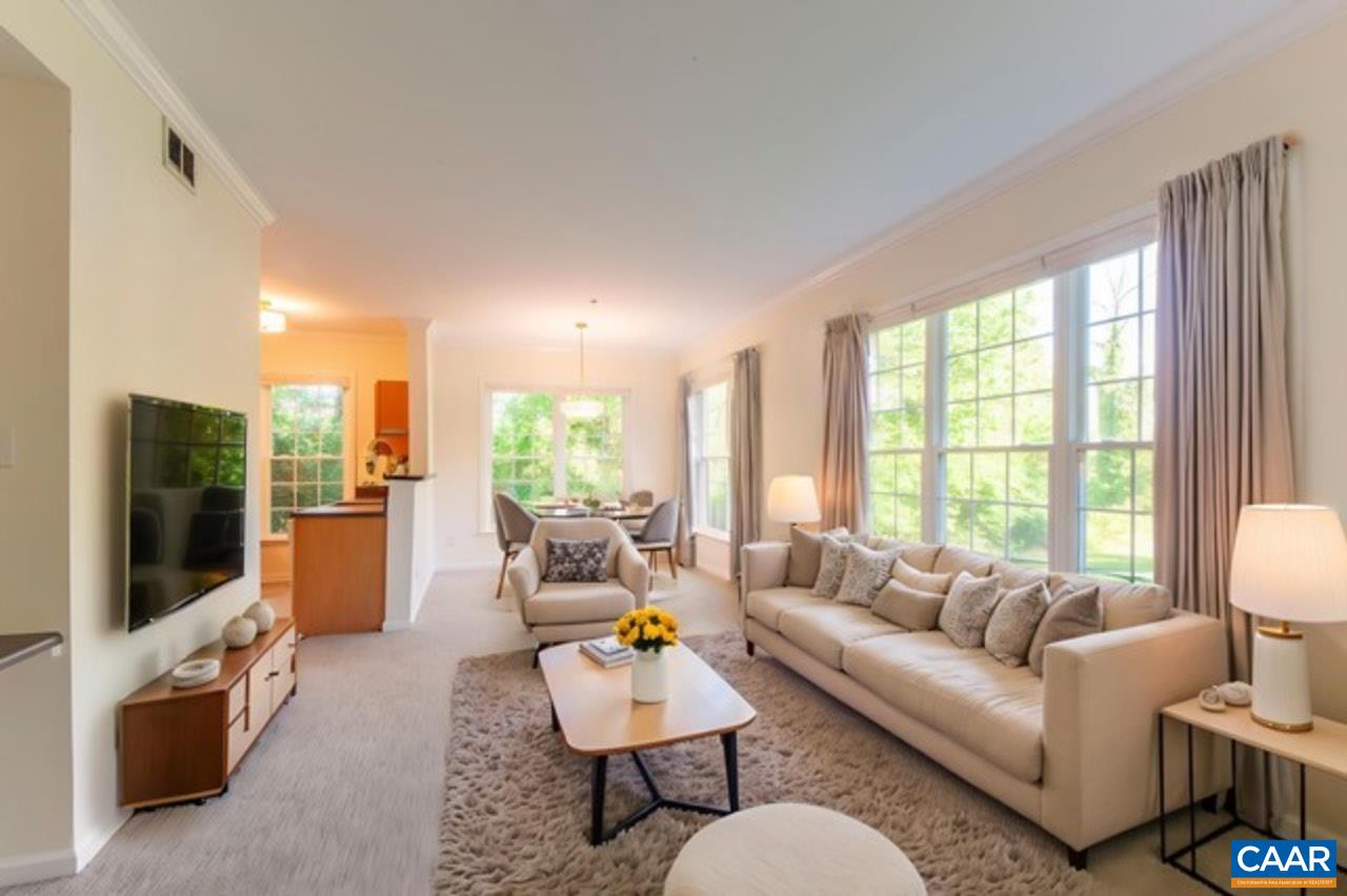 270 RIVERBEND DR Unit: 1C