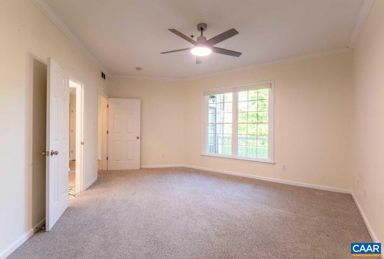 270 RIVERBEND DR Unit: 1C