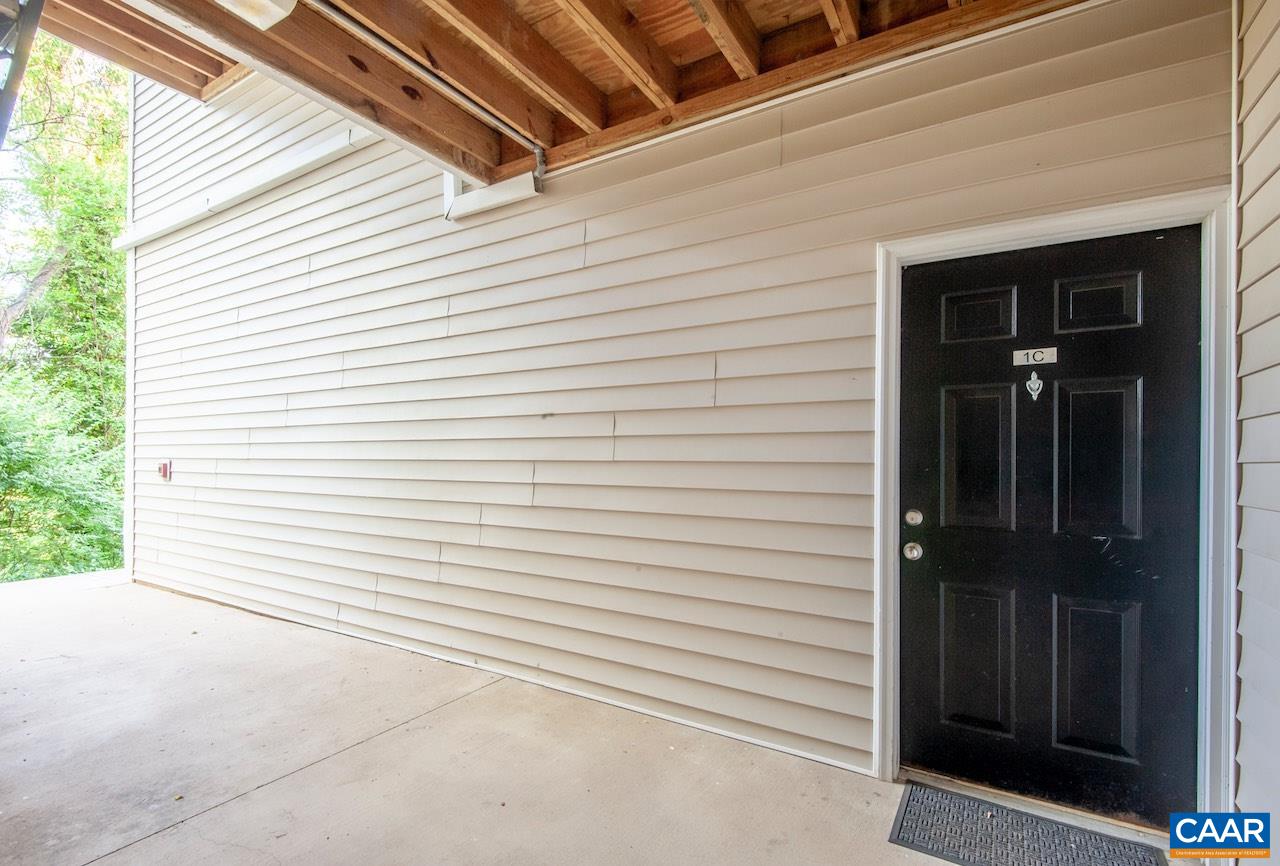 270 RIVERBEND DR Unit: 1C