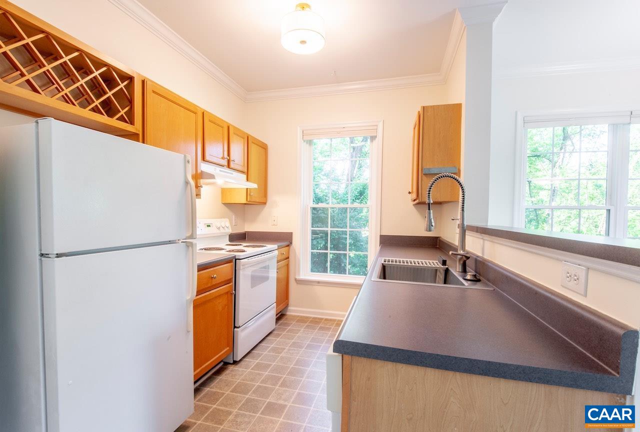 270 RIVERBEND DR Unit: 1C