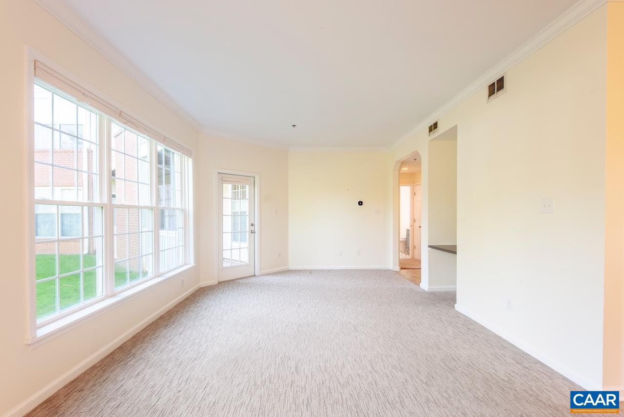 270 RIVERBEND DR Unit: 1C