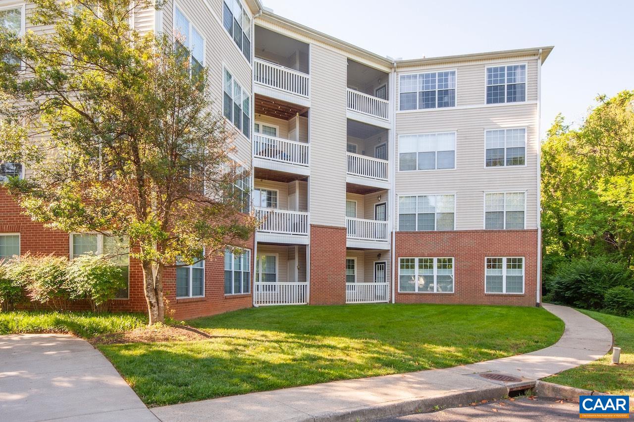 270 RIVERBEND DR Unit: 1C