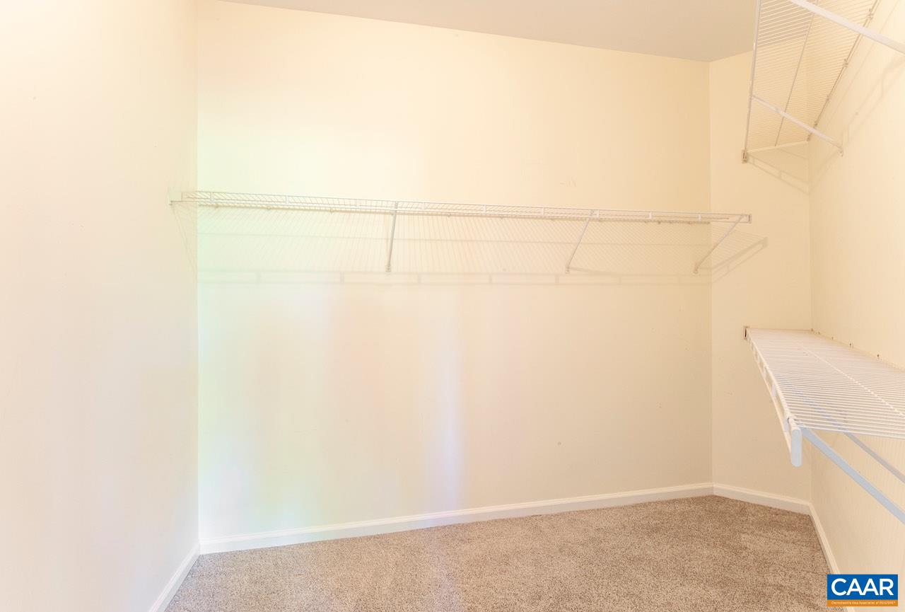 270 RIVERBEND DR Unit: 1C