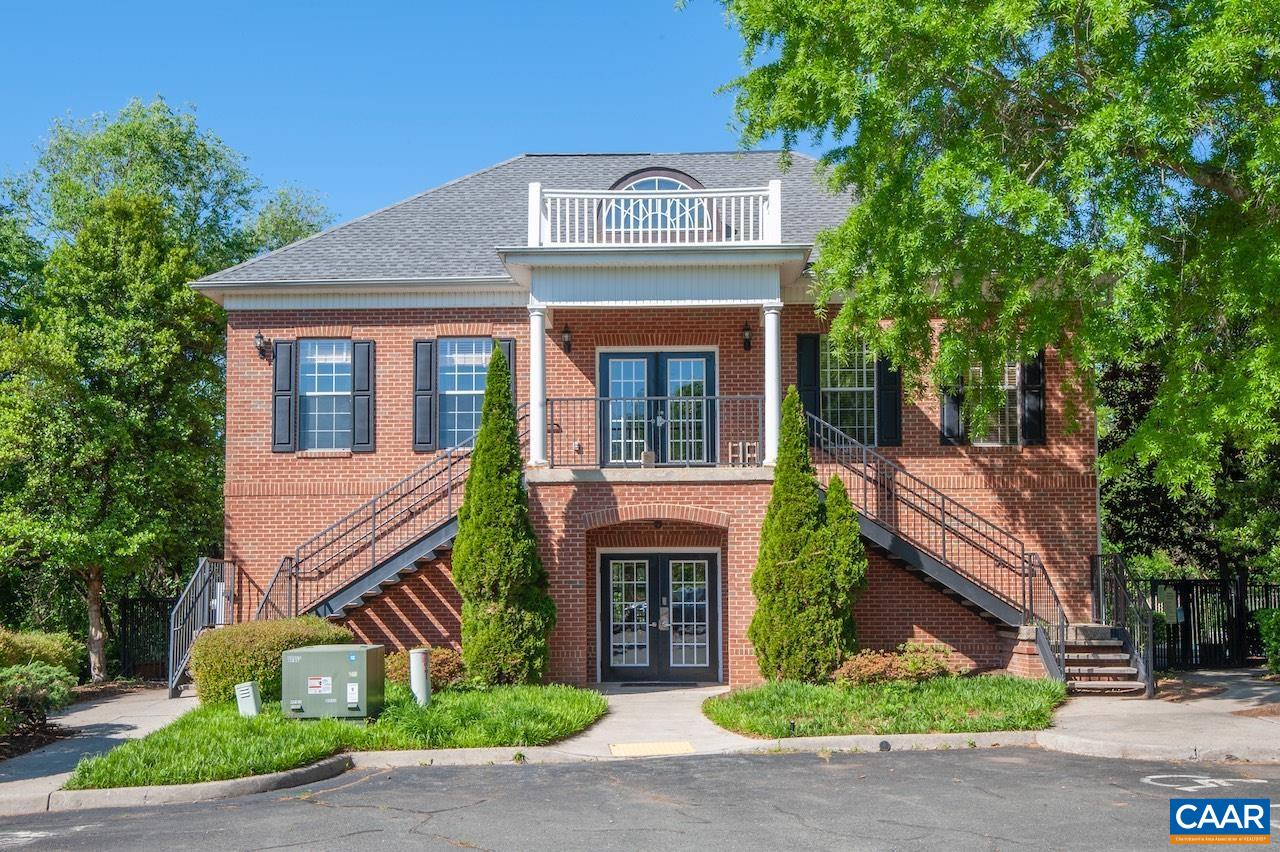 270 RIVERBEND DR Unit: 1C