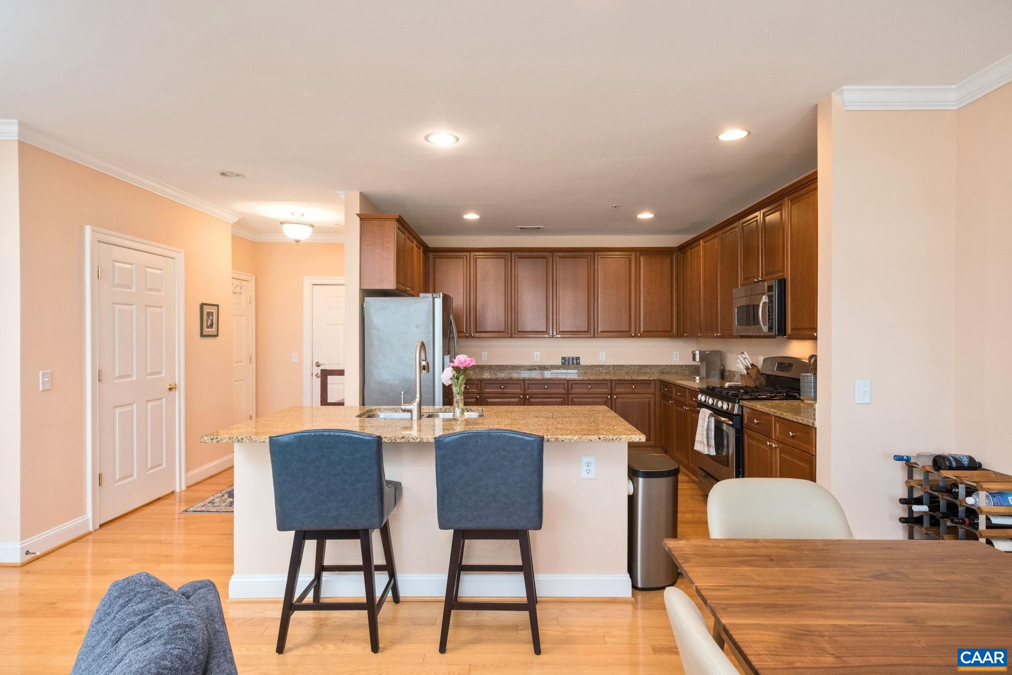 1051 GLENWOOD STATION LN Unit: 304