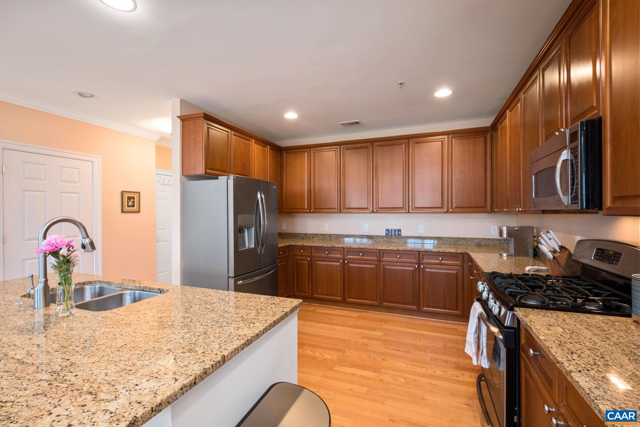 1051 GLENWOOD STATION LN Unit: 304