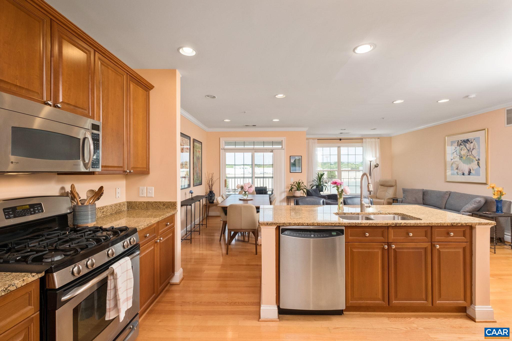 1051 GLENWOOD STATION LN Unit: 304