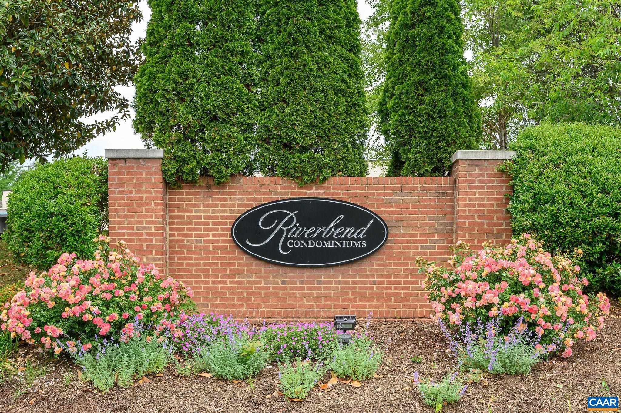 270 RIVERBEND DR Unit: 2E