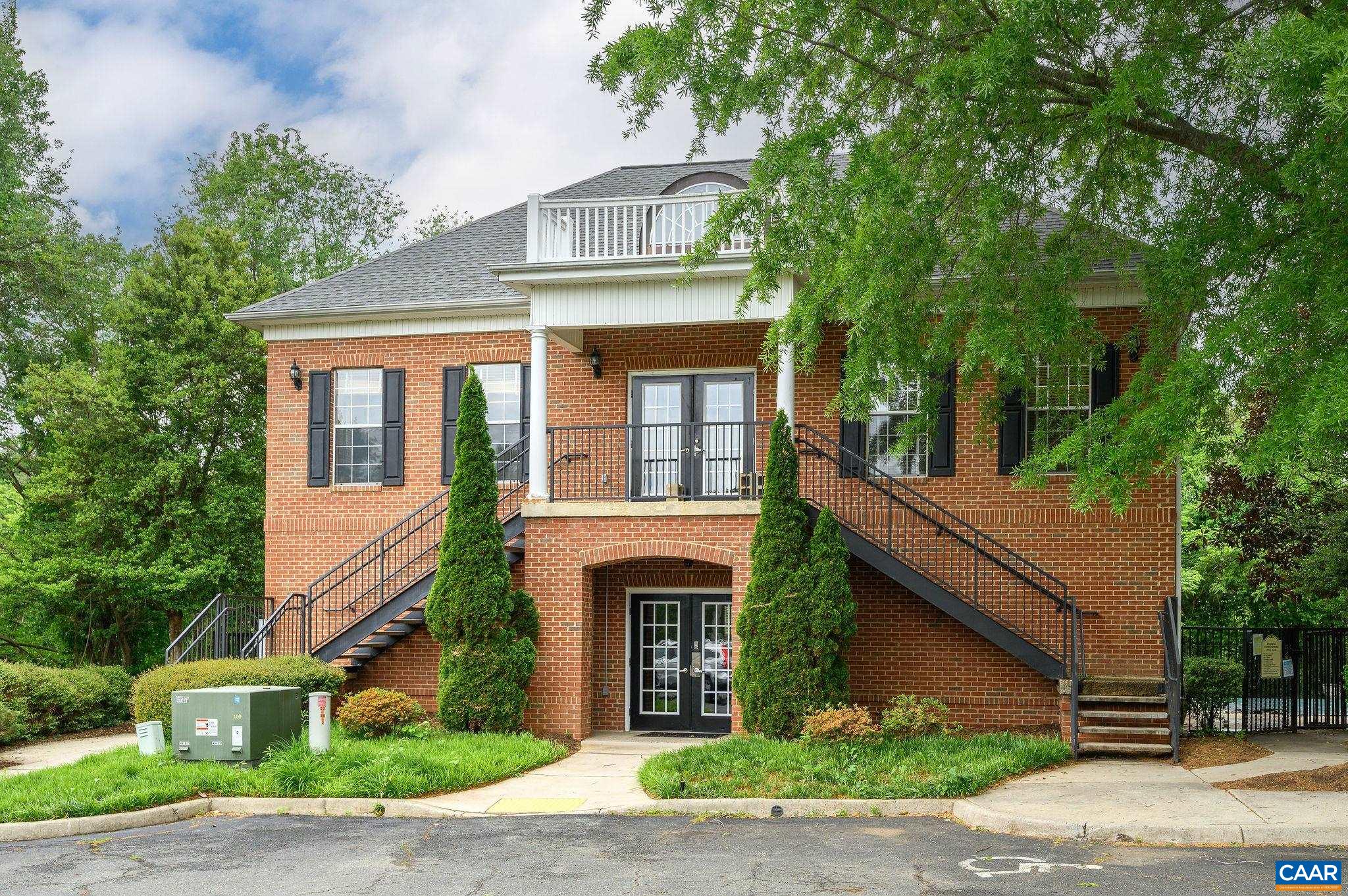 270 RIVERBEND DR Unit: 2E