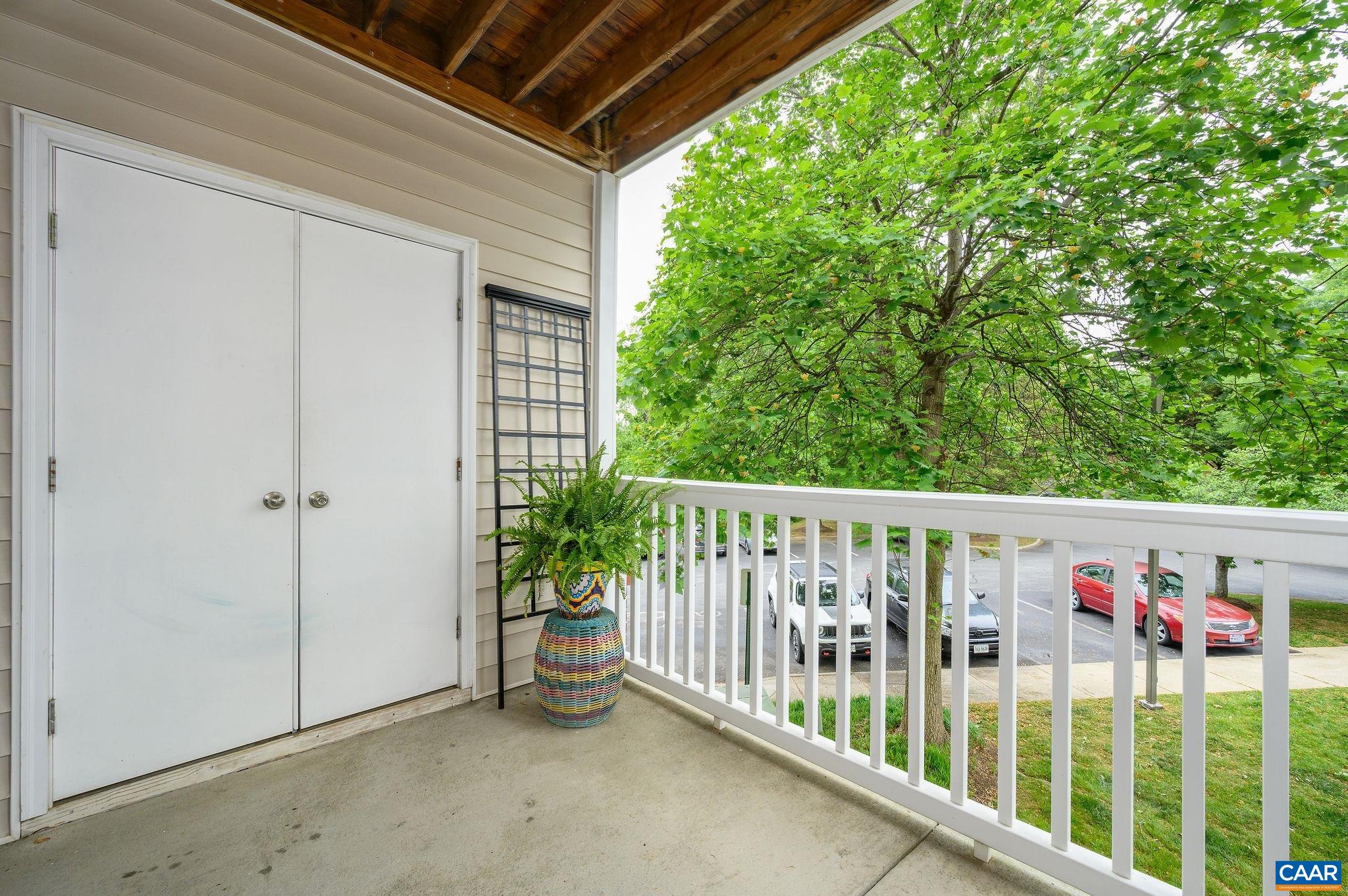270 RIVERBEND DR Unit: 2E