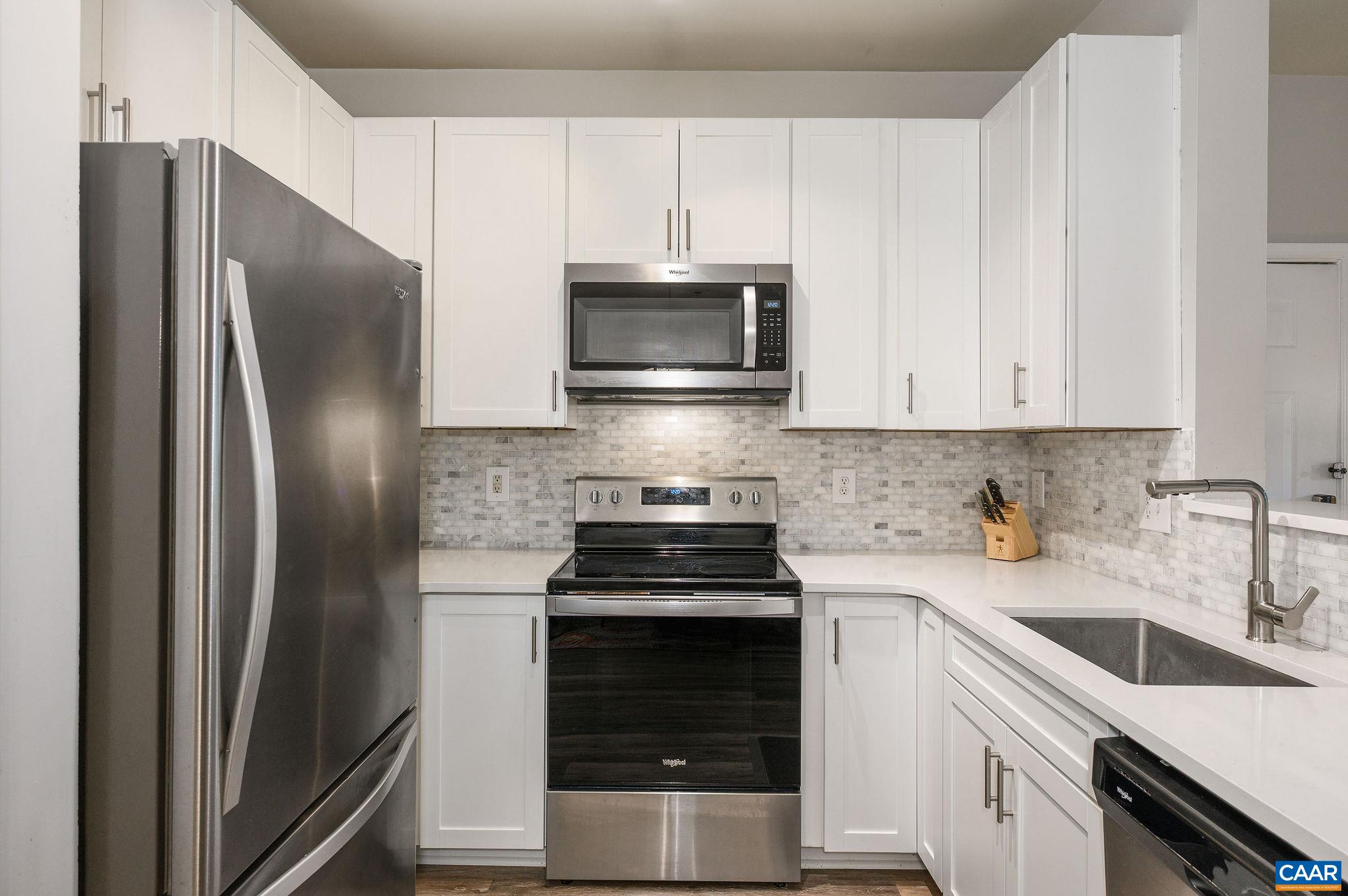 270 RIVERBEND DR Unit: 2E