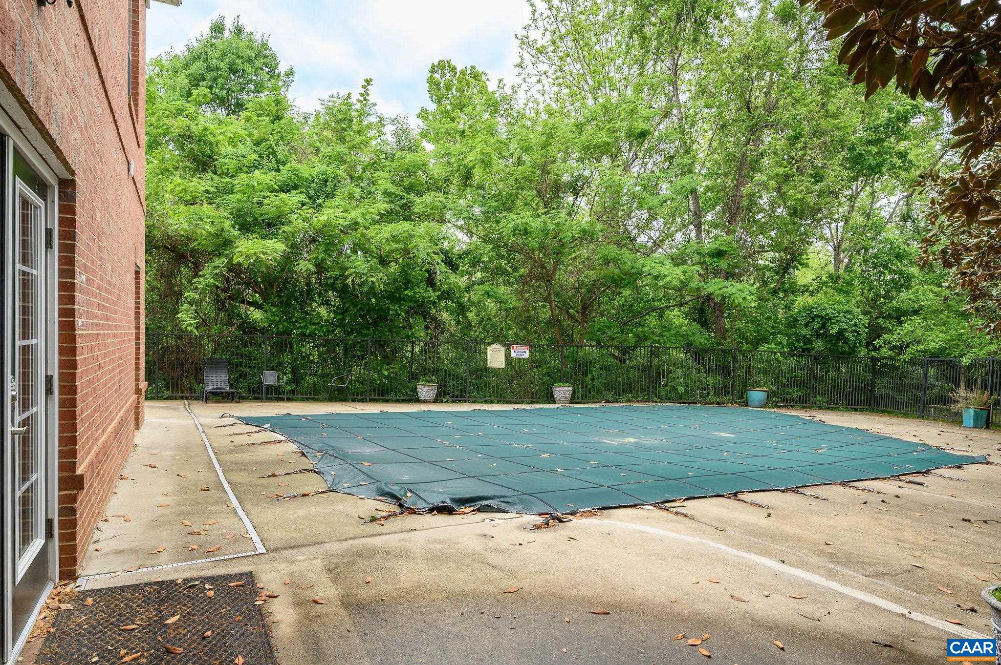 270 RIVERBEND DR Unit: 2E