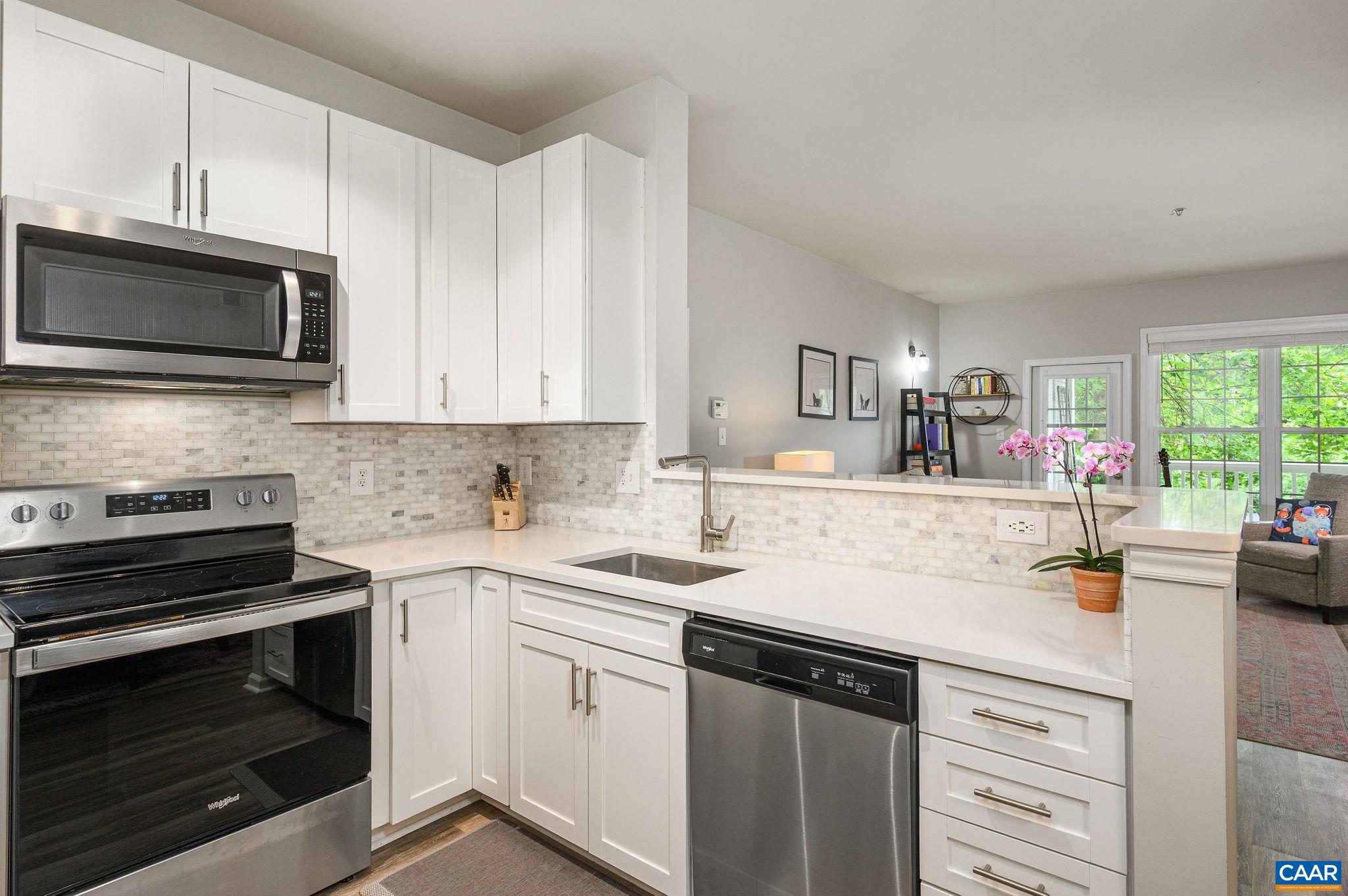 270 RIVERBEND DR Unit: 2E