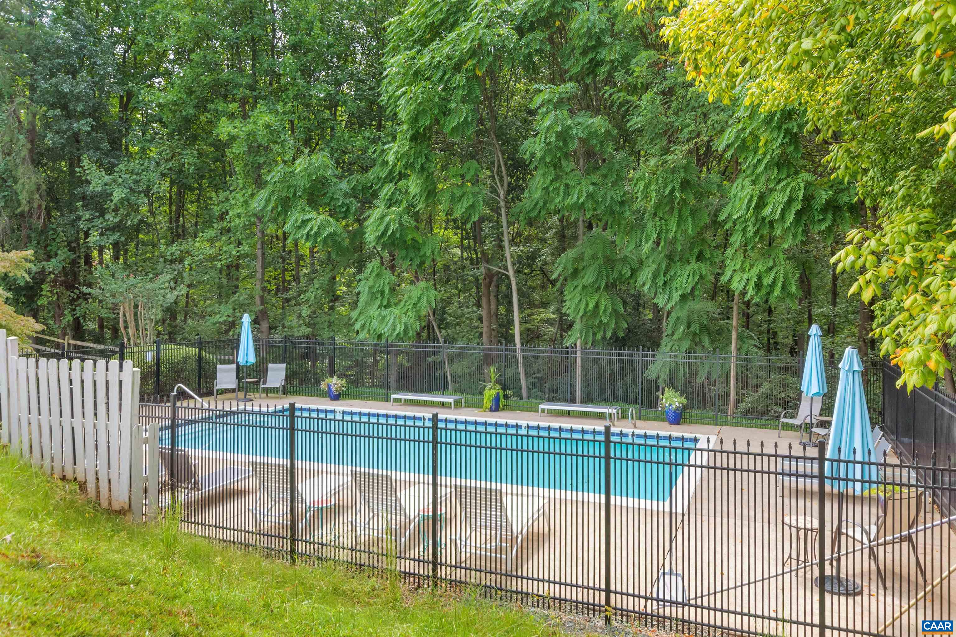 324 SOUTH PANTOPS DR