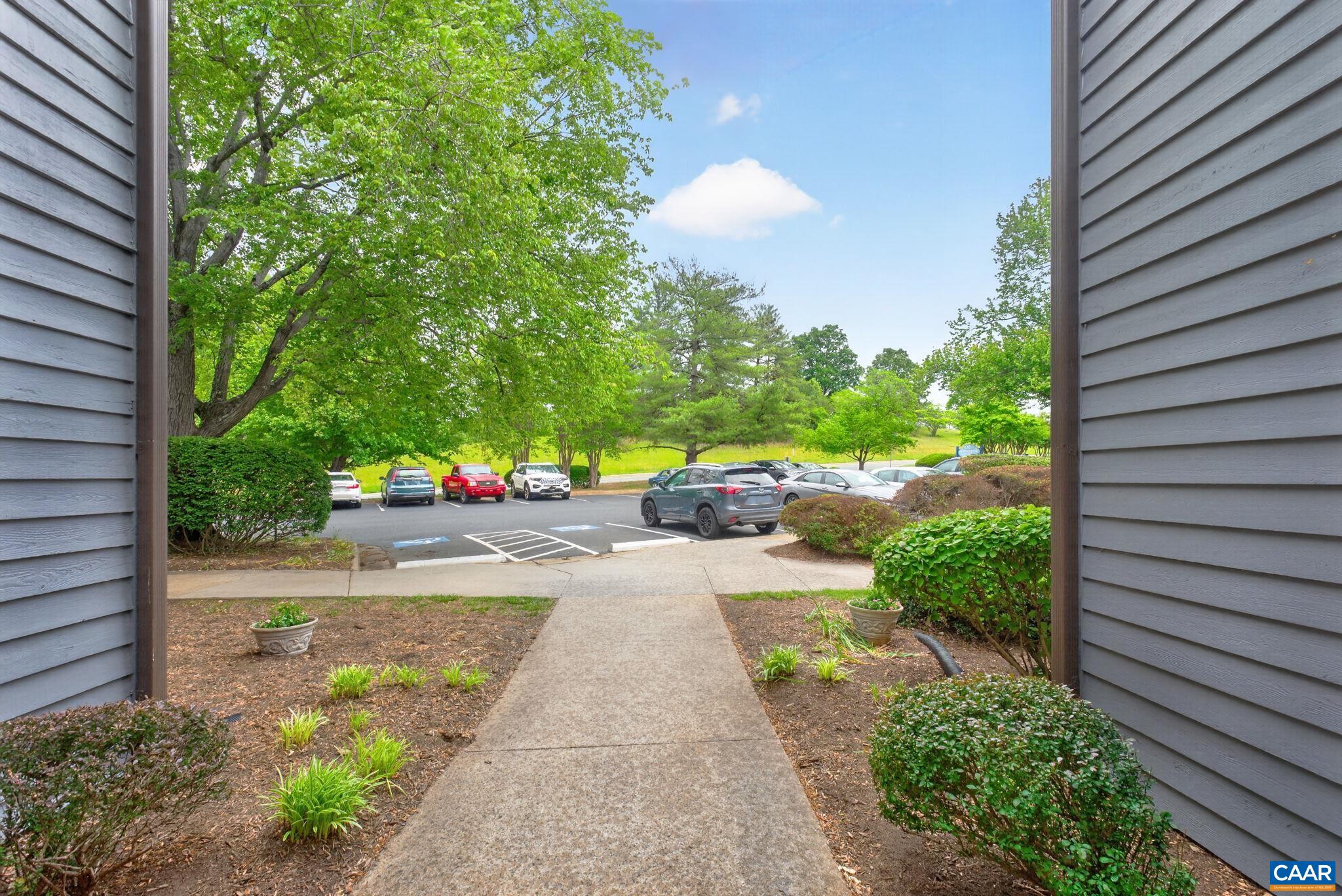 324 SOUTH PANTOPS DR