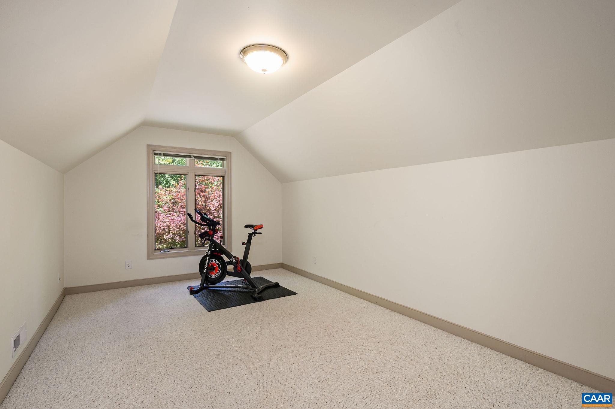 458 FIELDSTONE DR