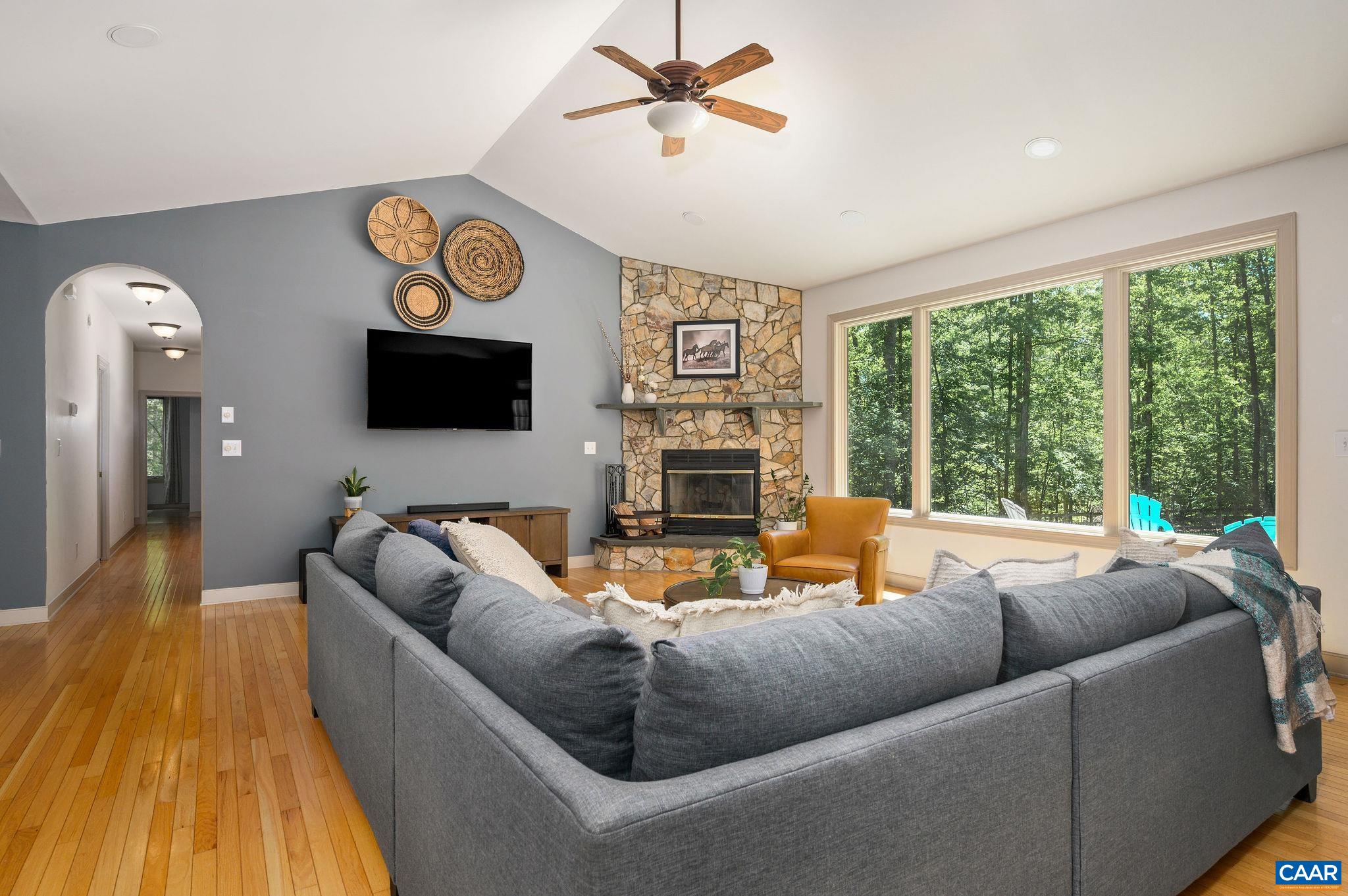 458 FIELDSTONE DR