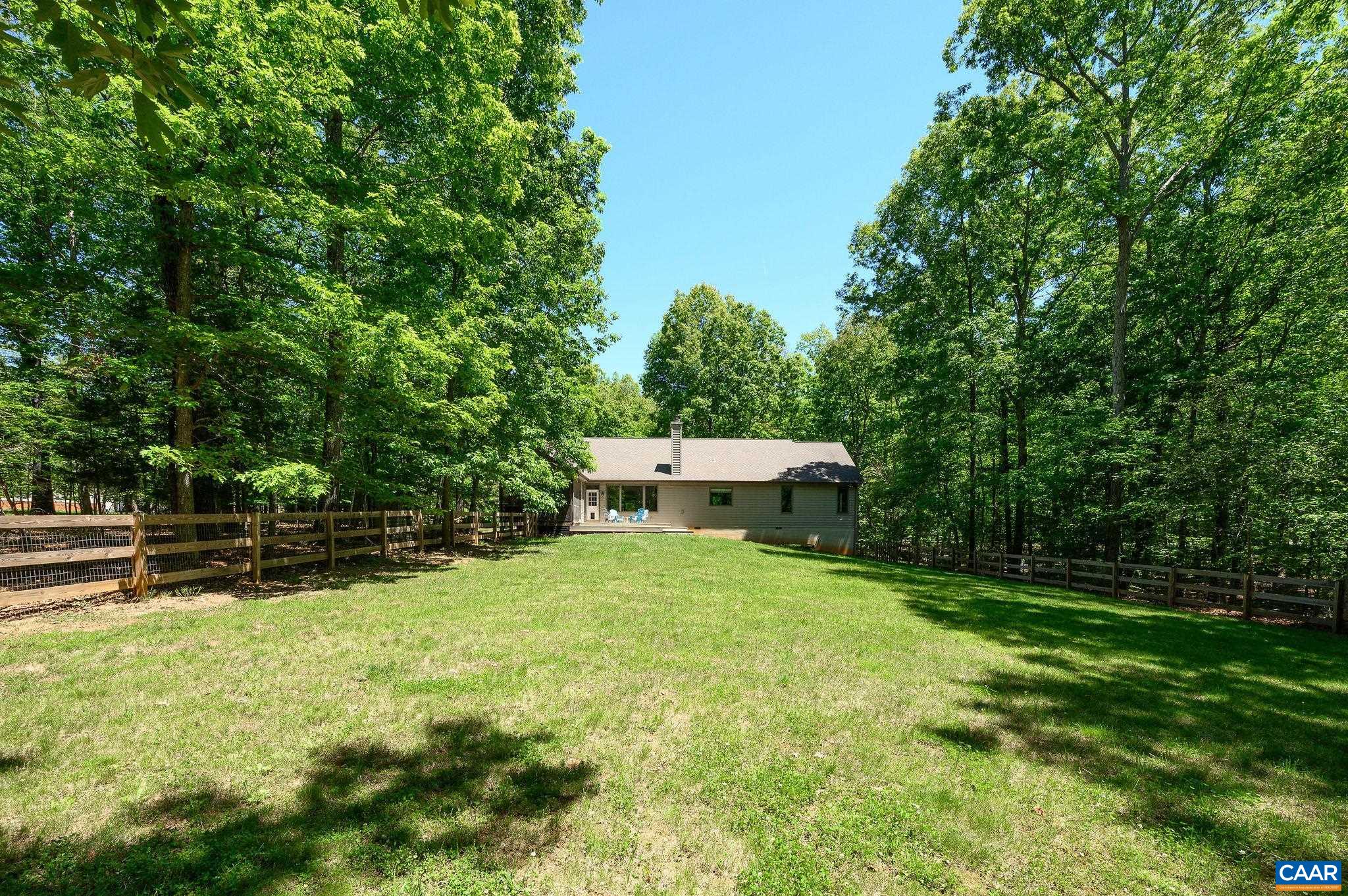 458 FIELDSTONE DR