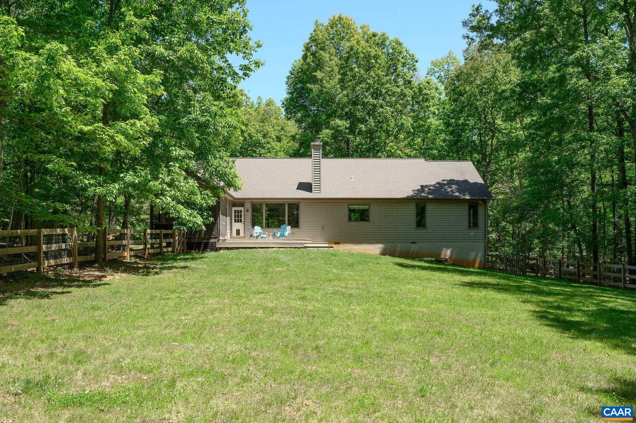 458 FIELDSTONE DR