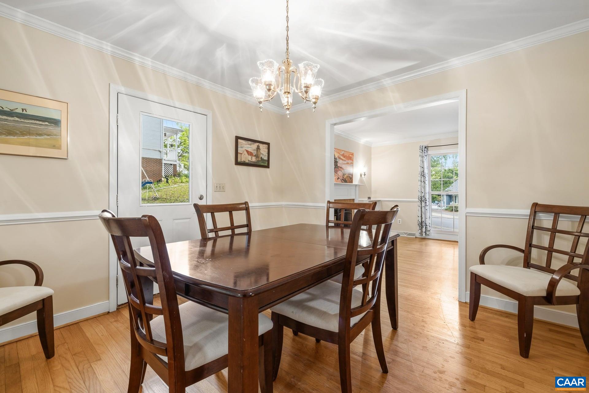 1092 TOWNE LN