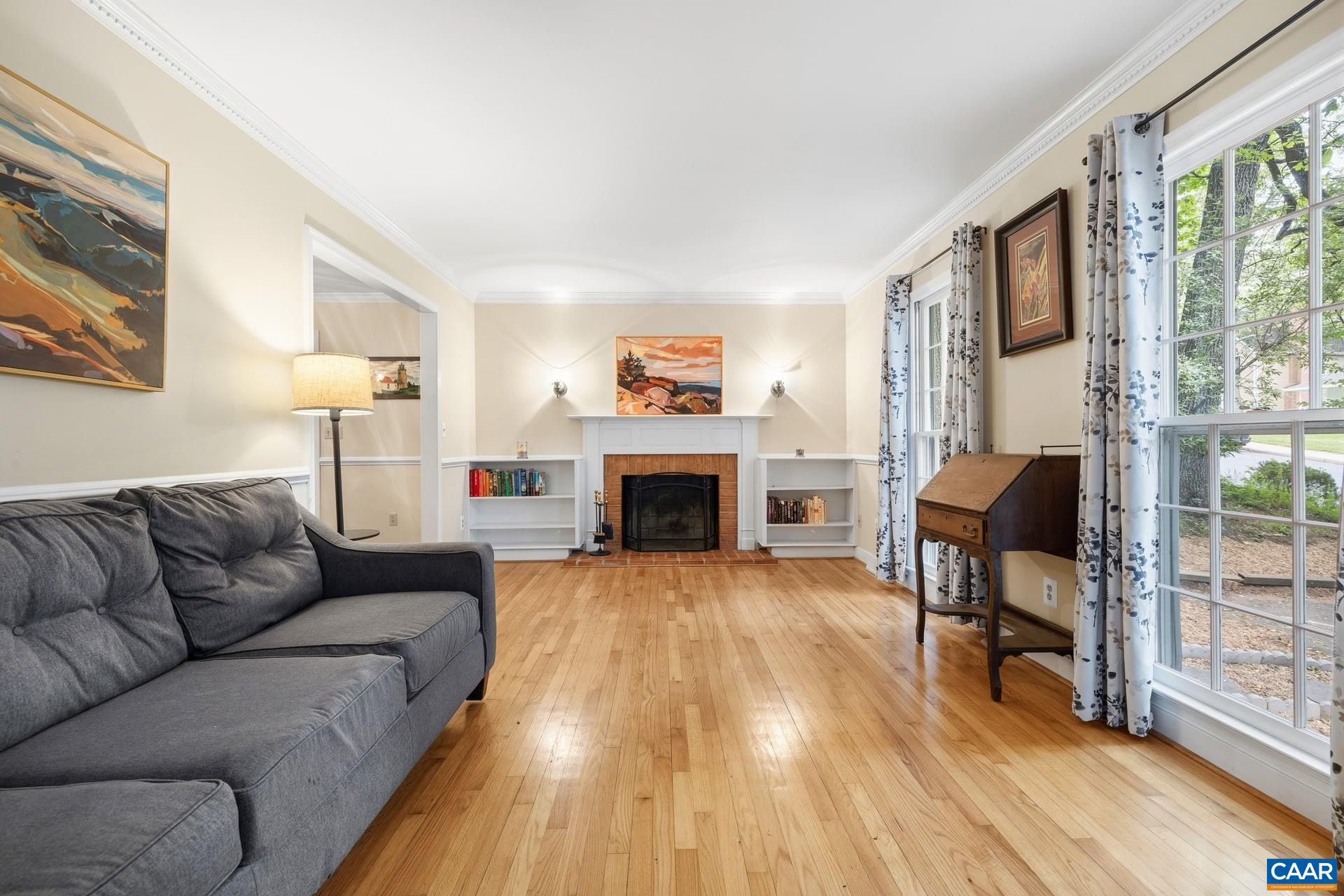 1092 TOWNE LN