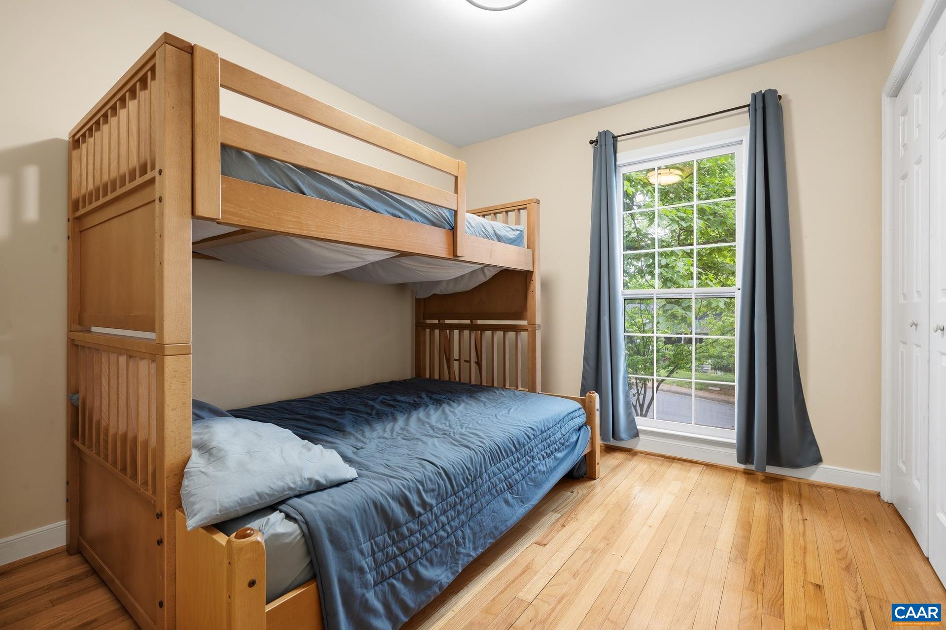 1092 TOWNE LN