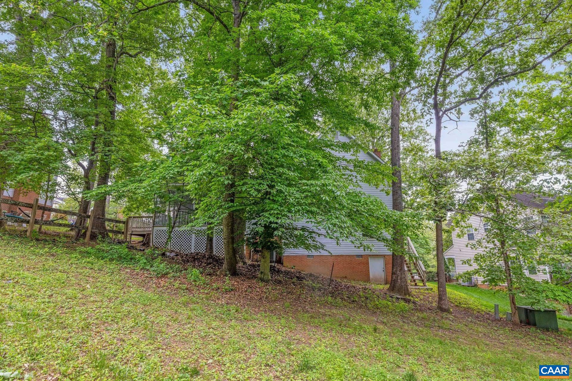 1092 TOWNE LN