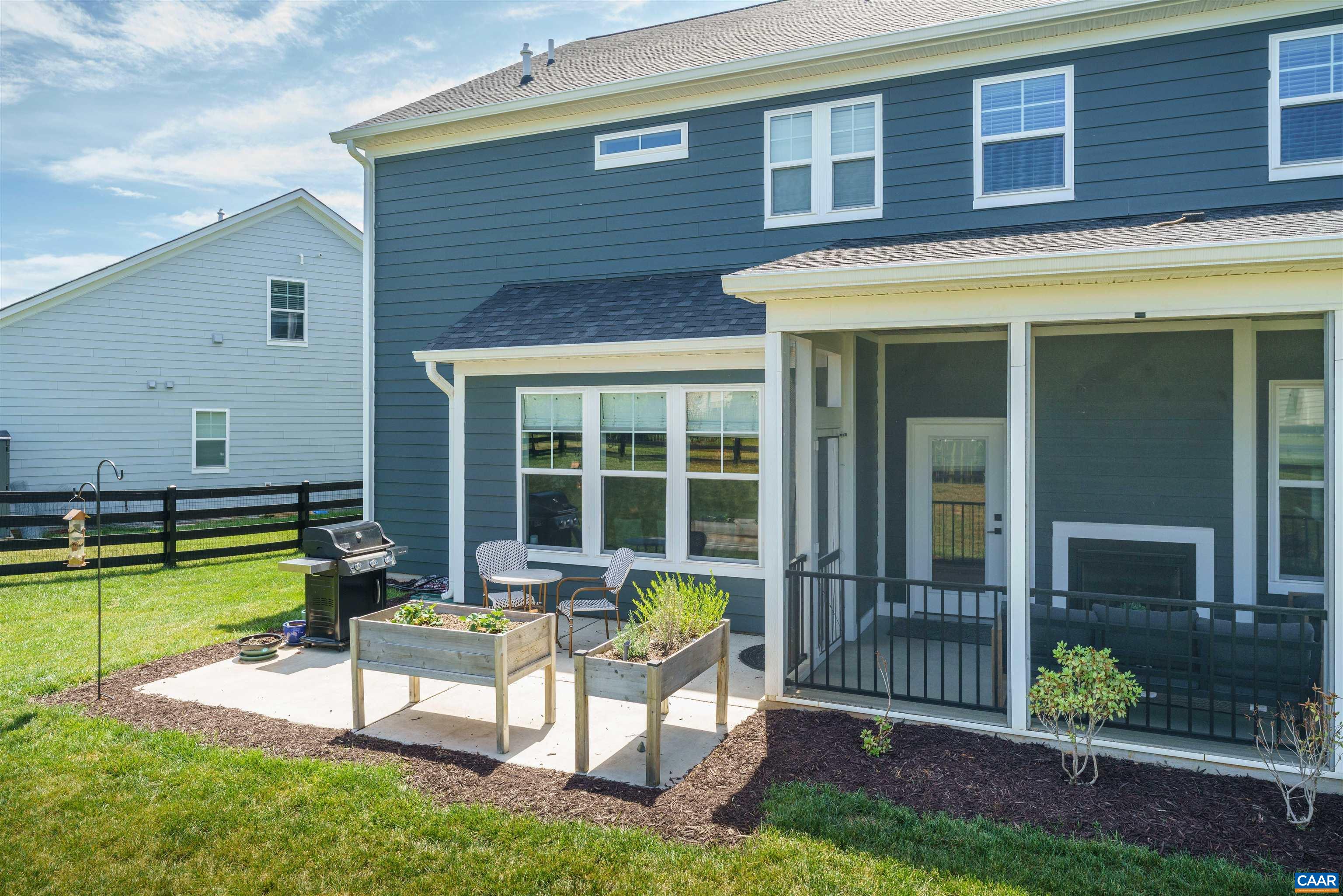 1013 BARKLEY VIEW CT