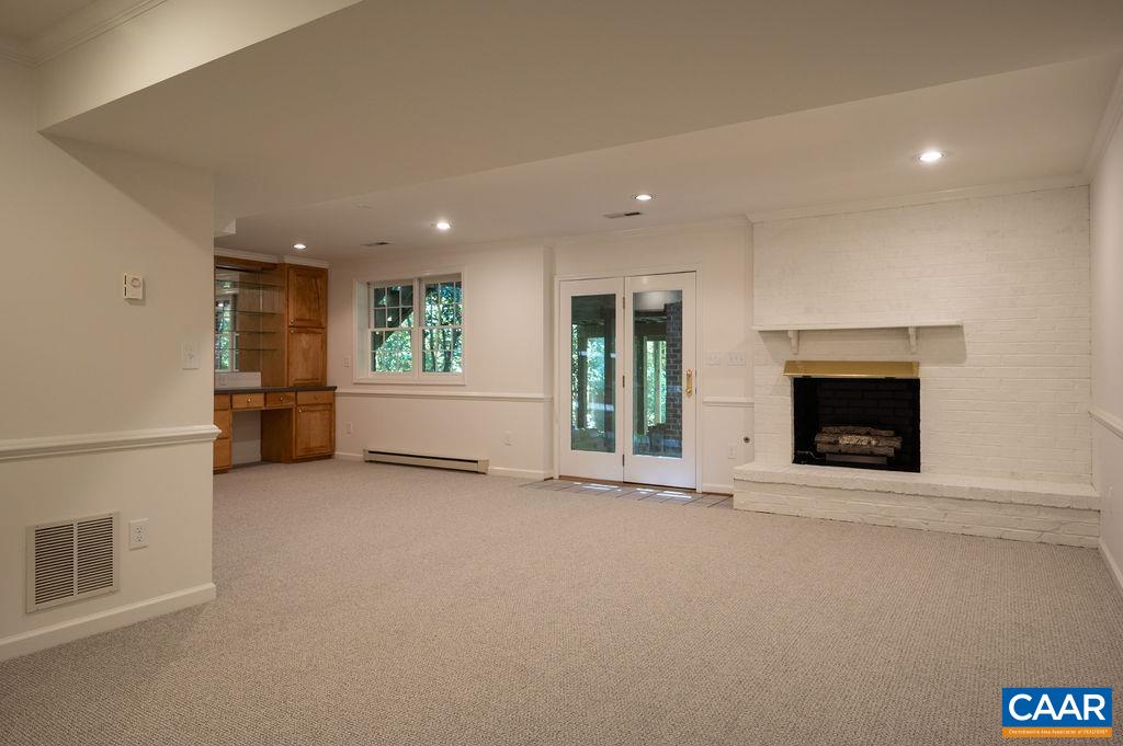 315 TERRELL RD W