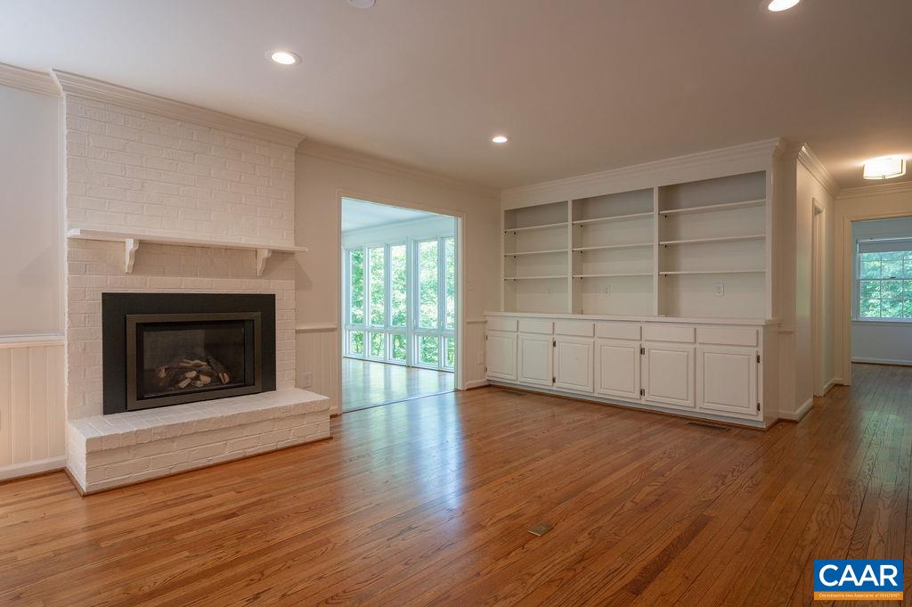 315 TERRELL RD W